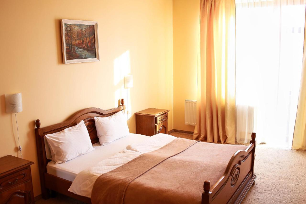 Chervona Gora Mukacheve Exterior photo